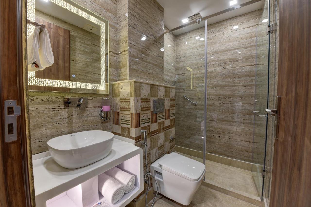 Golden Tree Hotel Ноида Екстериор снимка