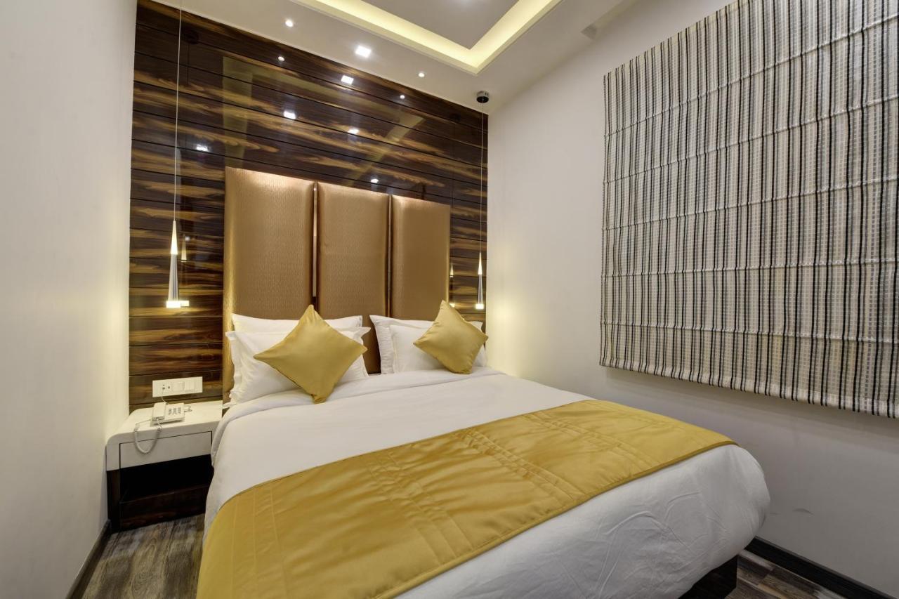 Golden Tree Hotel Ноида Екстериор снимка